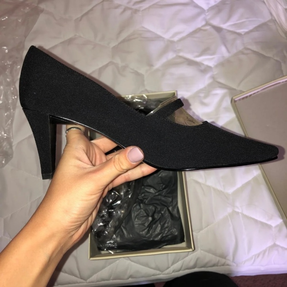 Heels - Picture 2 of 4
